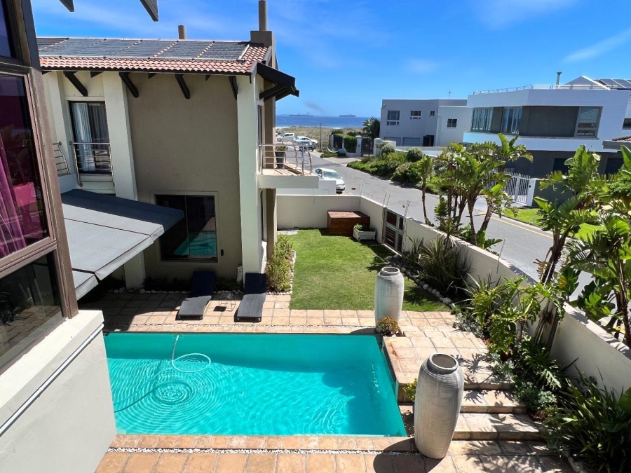 8 Bedroom Property for Sale in Sunset Beach Western Cape